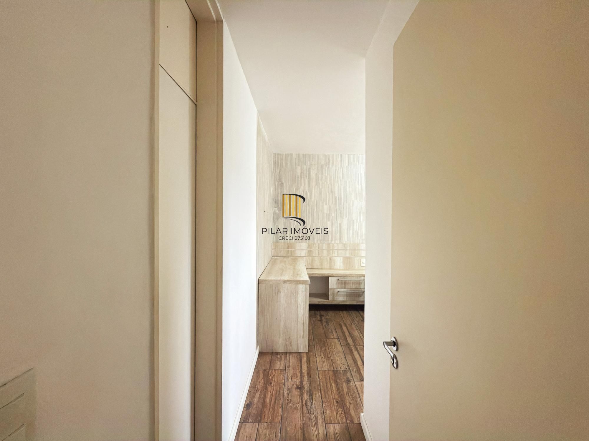 Apartamento de 3 dormitórios, 1 suíte e 2 vagas de garagem cobertas.