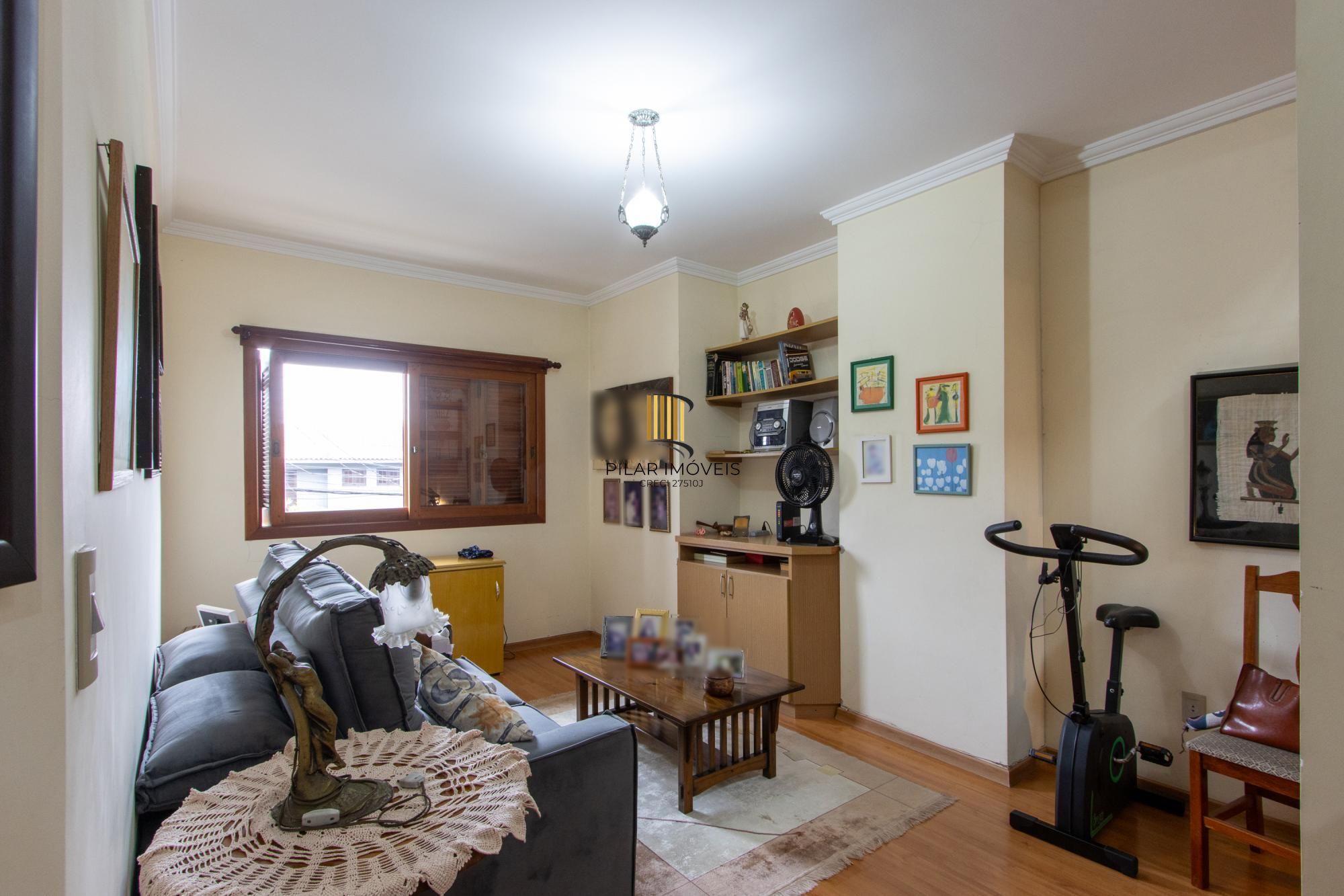 Casa 3 dormitórios no bairro Ipanema