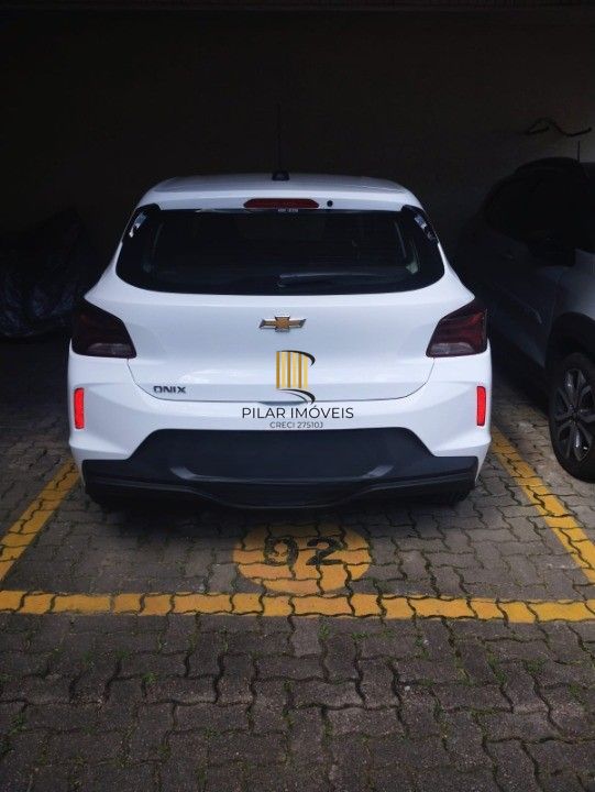 Apartamento 03 dormitórios, 01 suíte, 02 vagas individuais e cobertas, infraestrutura completa, Bairro Cristal