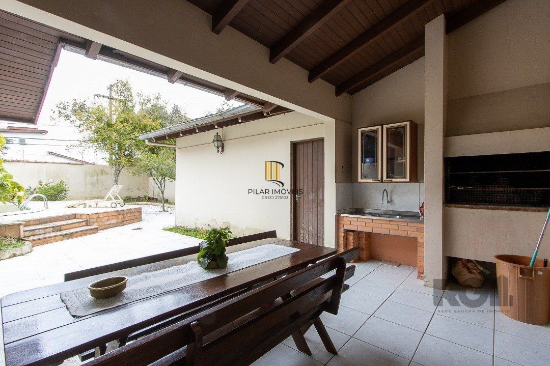 Casa 3 dormitórios no bairro Ipanema