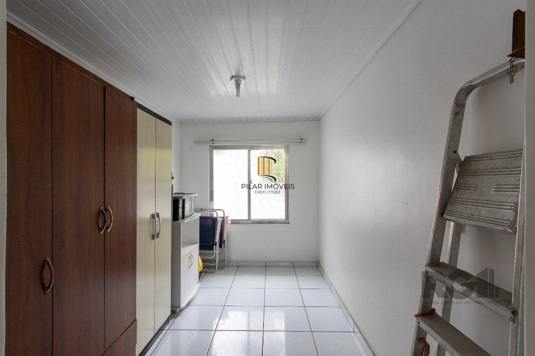 Casa 5 dormitórios no bairro Ipanema