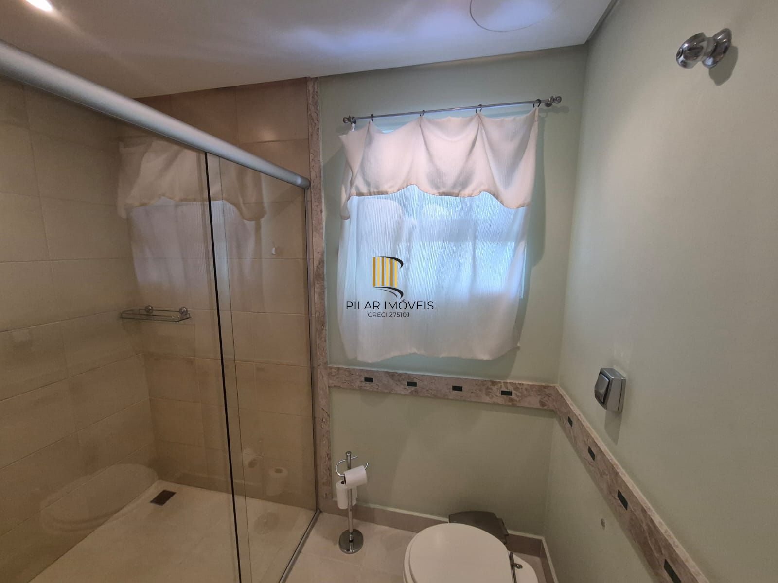 Casa 4 Dormitórios 1 suite 3 banheiros piscina e churasqueira