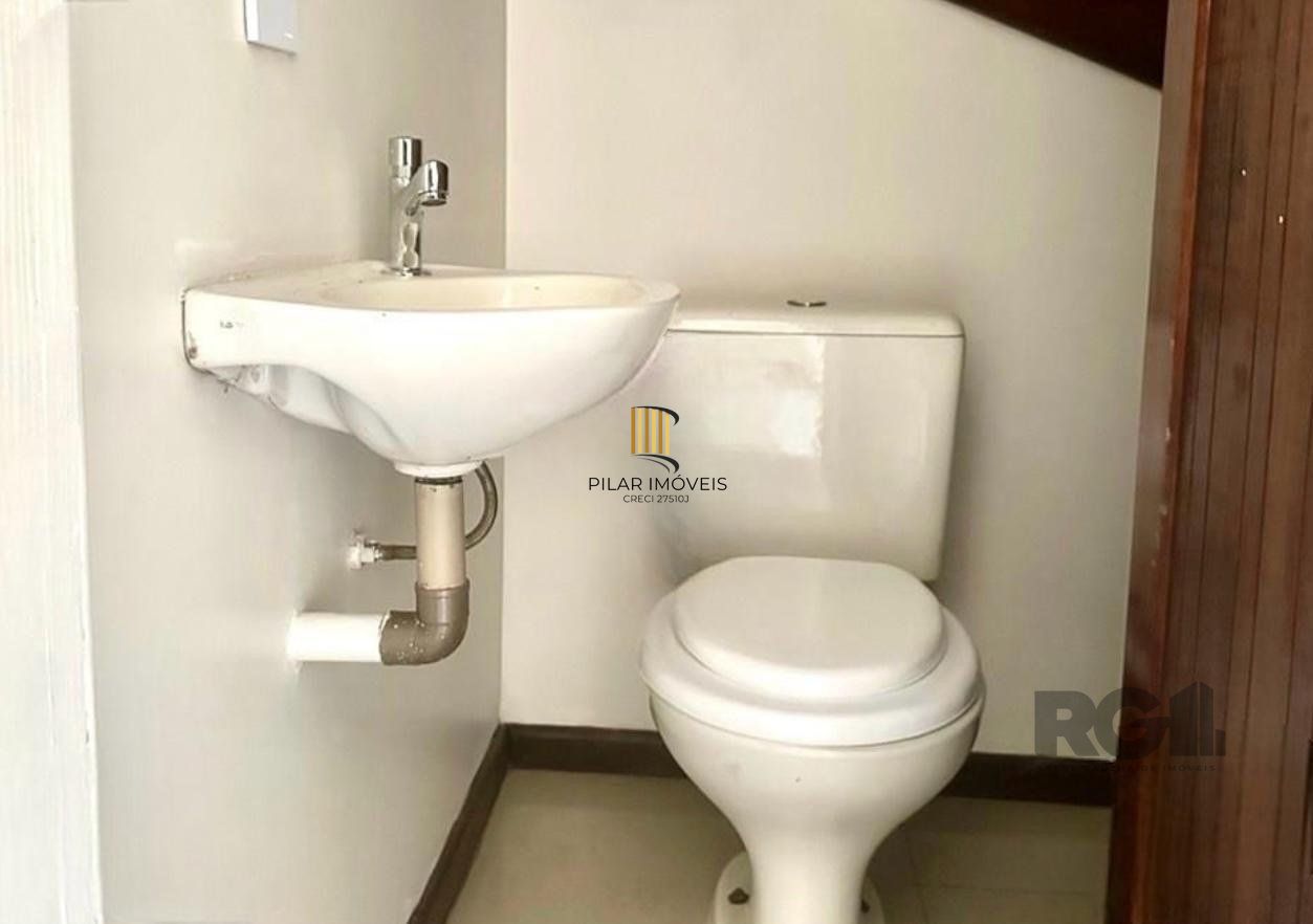 Sobrado em condomínio no Sarandi com 3 quartos e 1 vaga