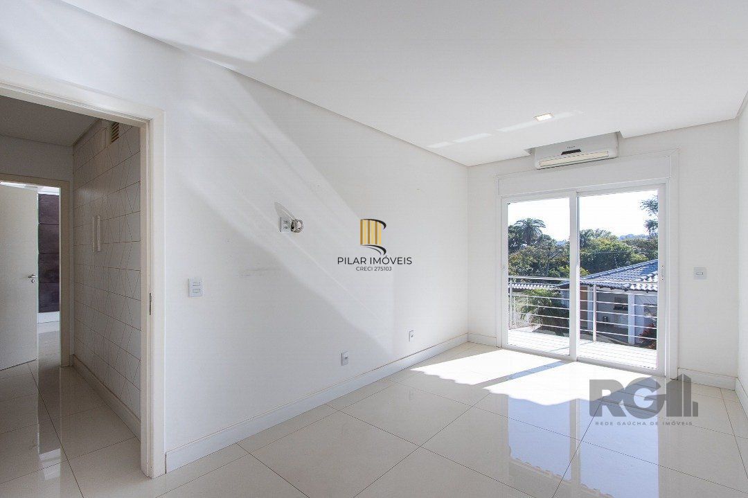 Casa 4 dormitórios no bairro Nonoai