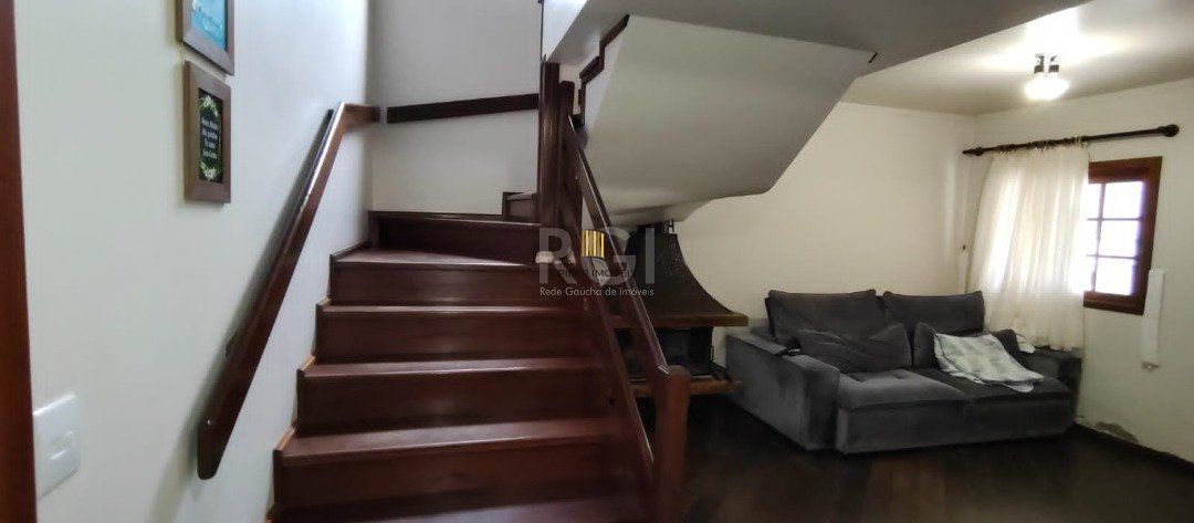 Casa para Venda - 180m², 4 dormitórios, sendo 1 suites, 3 vagas - Campo Novo