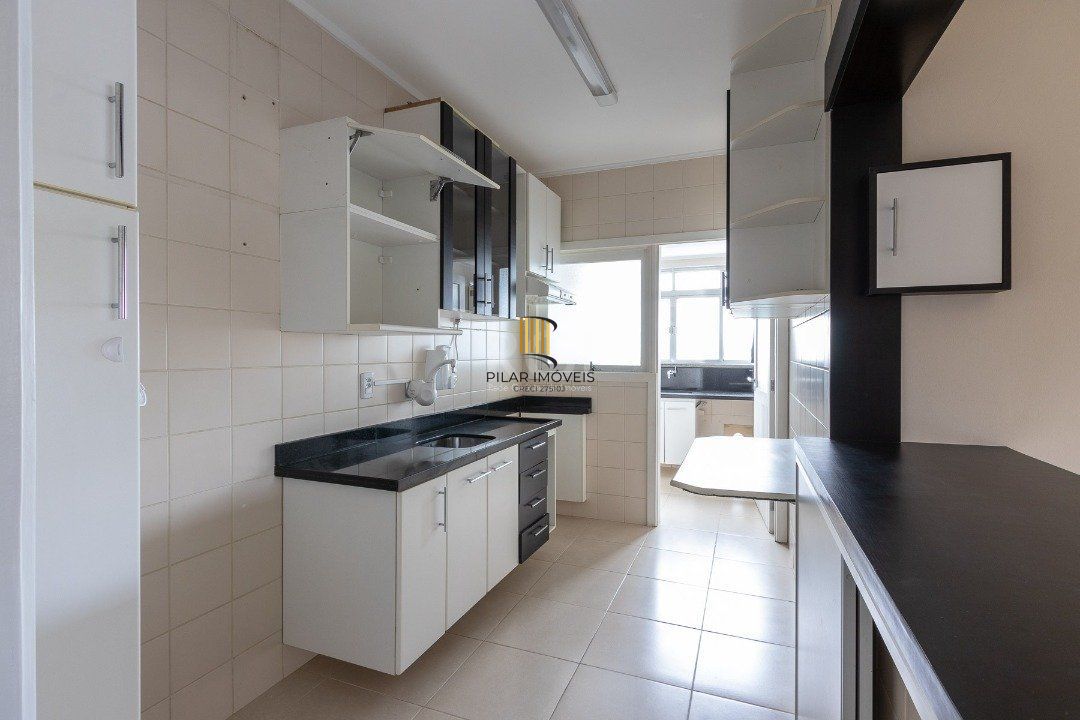 Apartamento no último andar com vista panorâmica, 2 dormitórios e até 4 vagas de garagem - Bairro Teresópolis, Zona Sul de Porto Alegre