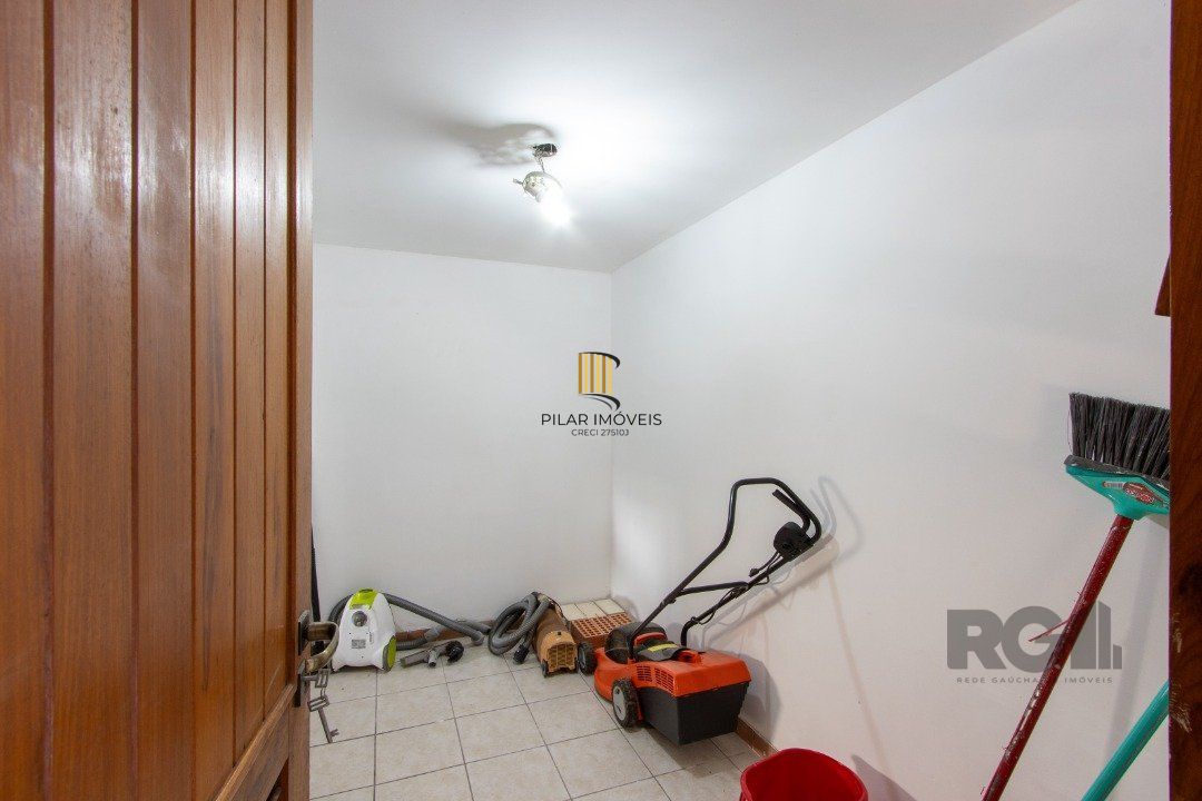 Casa 3 dormitórios no bairro Ipanema