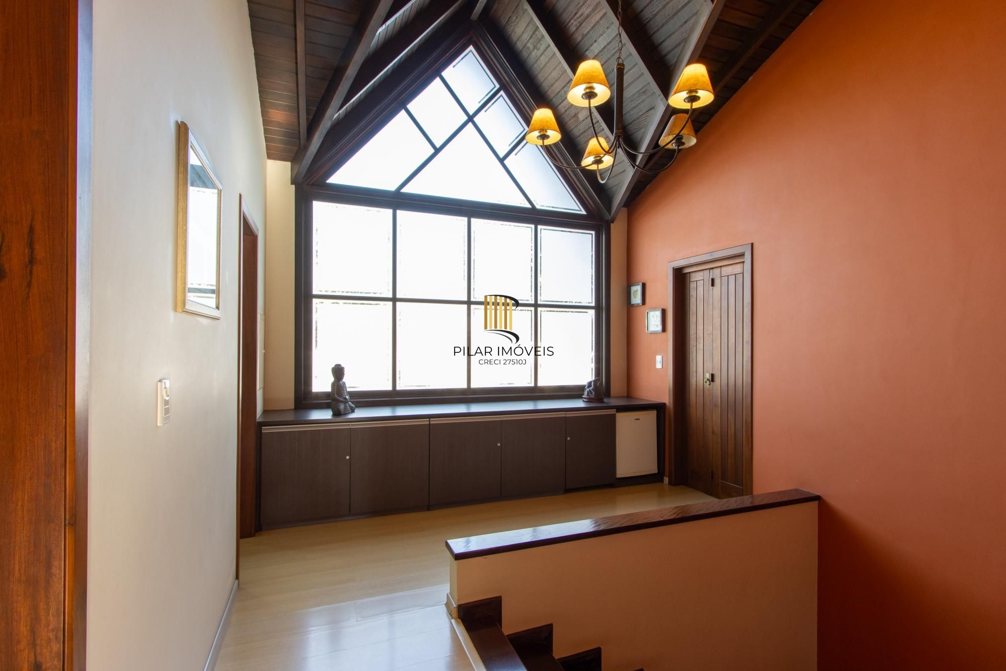 Casa com 3 quartos e 357m² à venda em Tristeza, Porto Alegre.