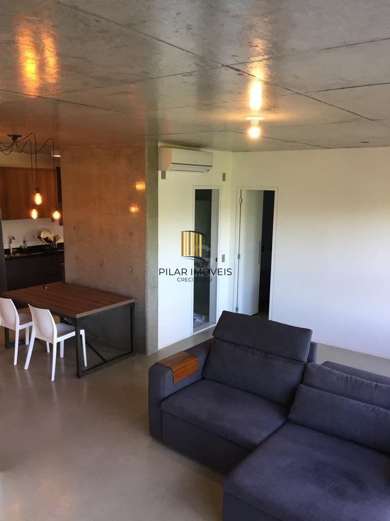 Apartamento para Venda - 68.5m², 2 dormitórios, sendo 1 suites, 2 vagas - Petrópolis