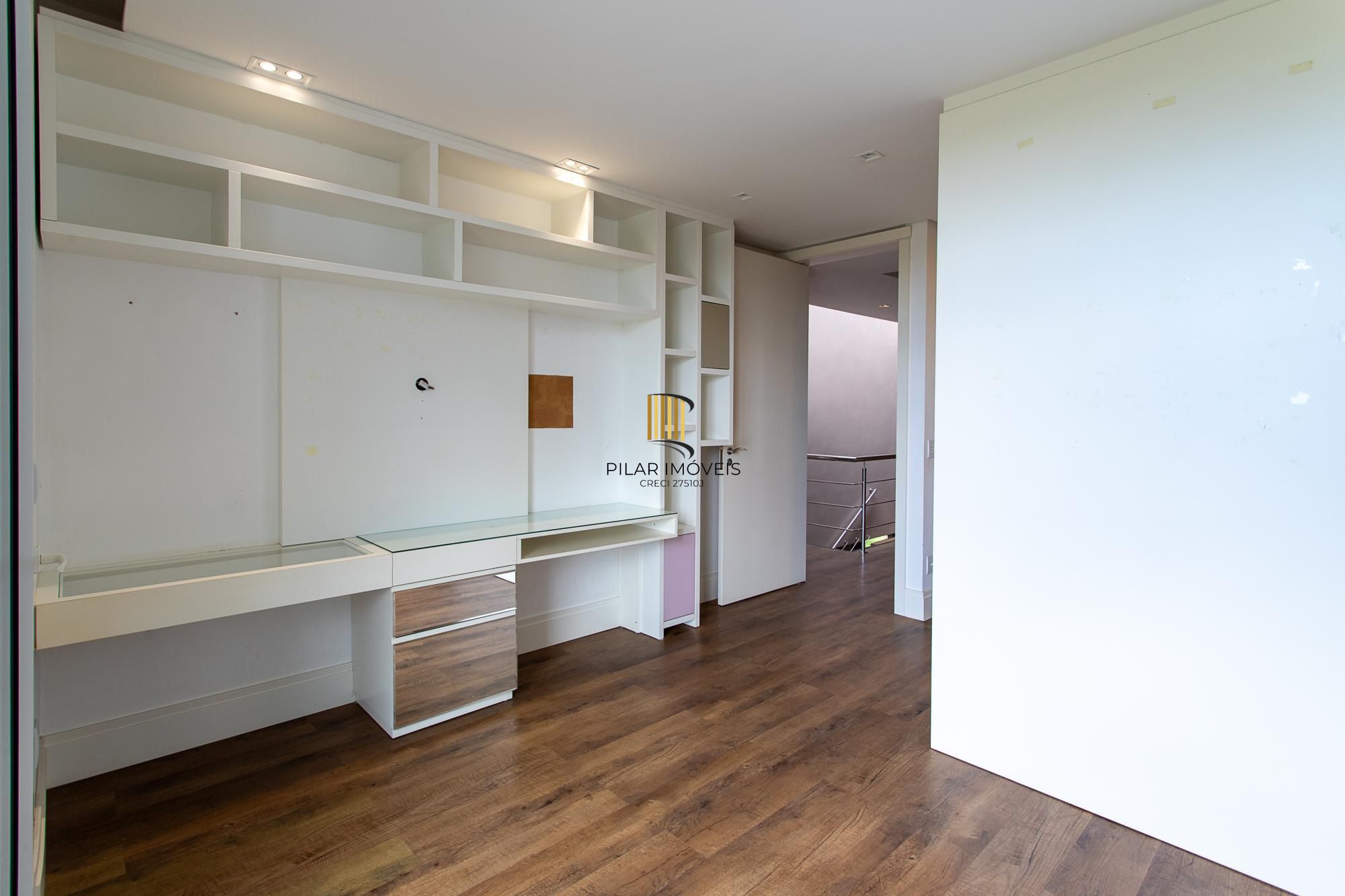 Casa de Condomínio 4 dormitórios no bairro Terraville