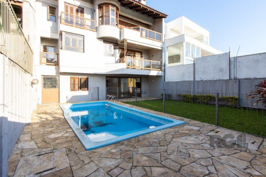 Casa 3 dormitórios no bairro Ipanema