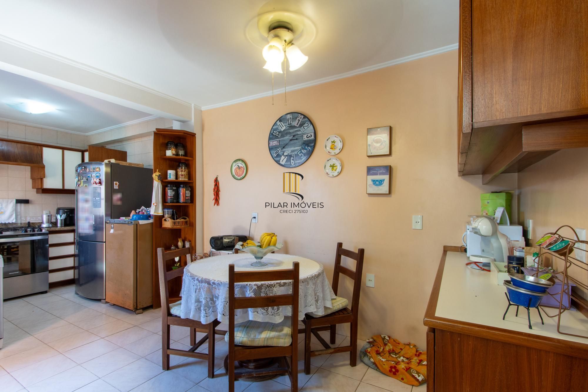 CASA EM CONDOMÍNIO NO BAIRRO IPANEMA — 4 DORMITÓRIOS (2 SUÍTES) — 2 VAGAS