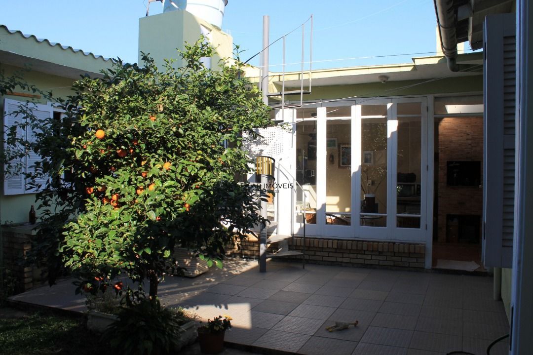 Casa para Venda - 120m², 3 dormitórios, sendo 1 suites, 1 vaga - Vila Nova