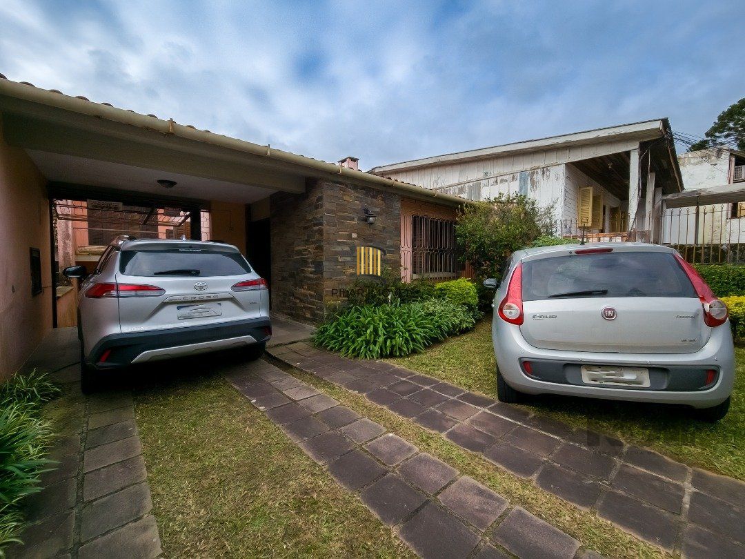 Casa 4 dormitórios no bairro Teresópolis