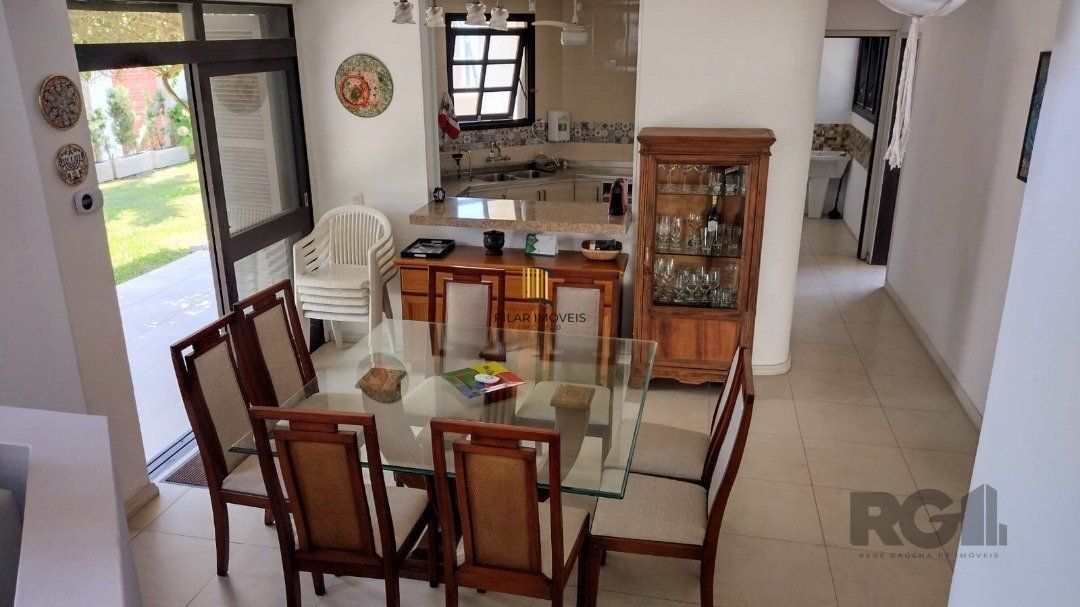 Casa 4 dormitórios no bairro Atlântida