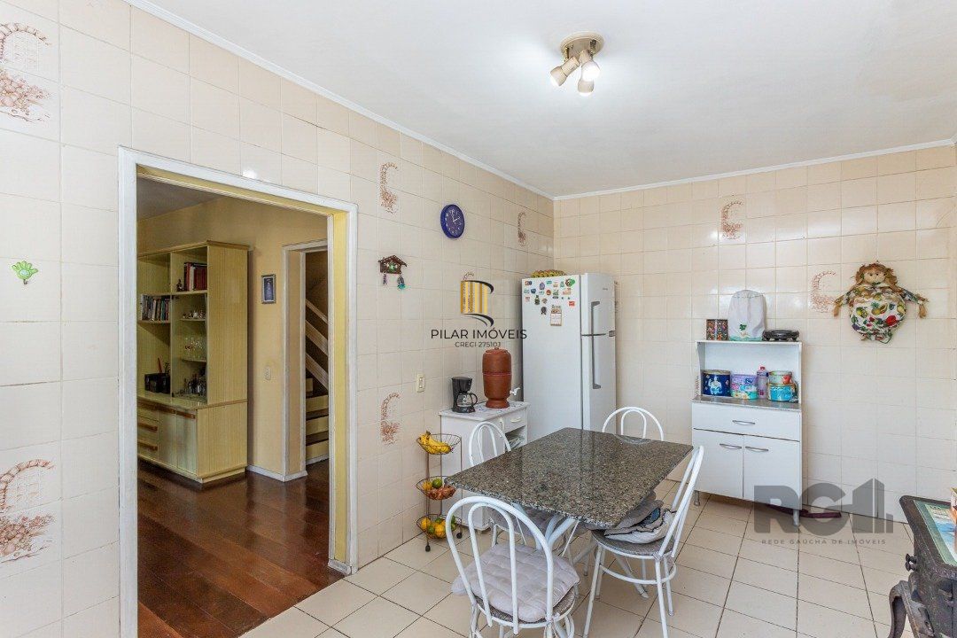 Casa com 3 Quartos à Venda, 293 m² por R$ 650.000