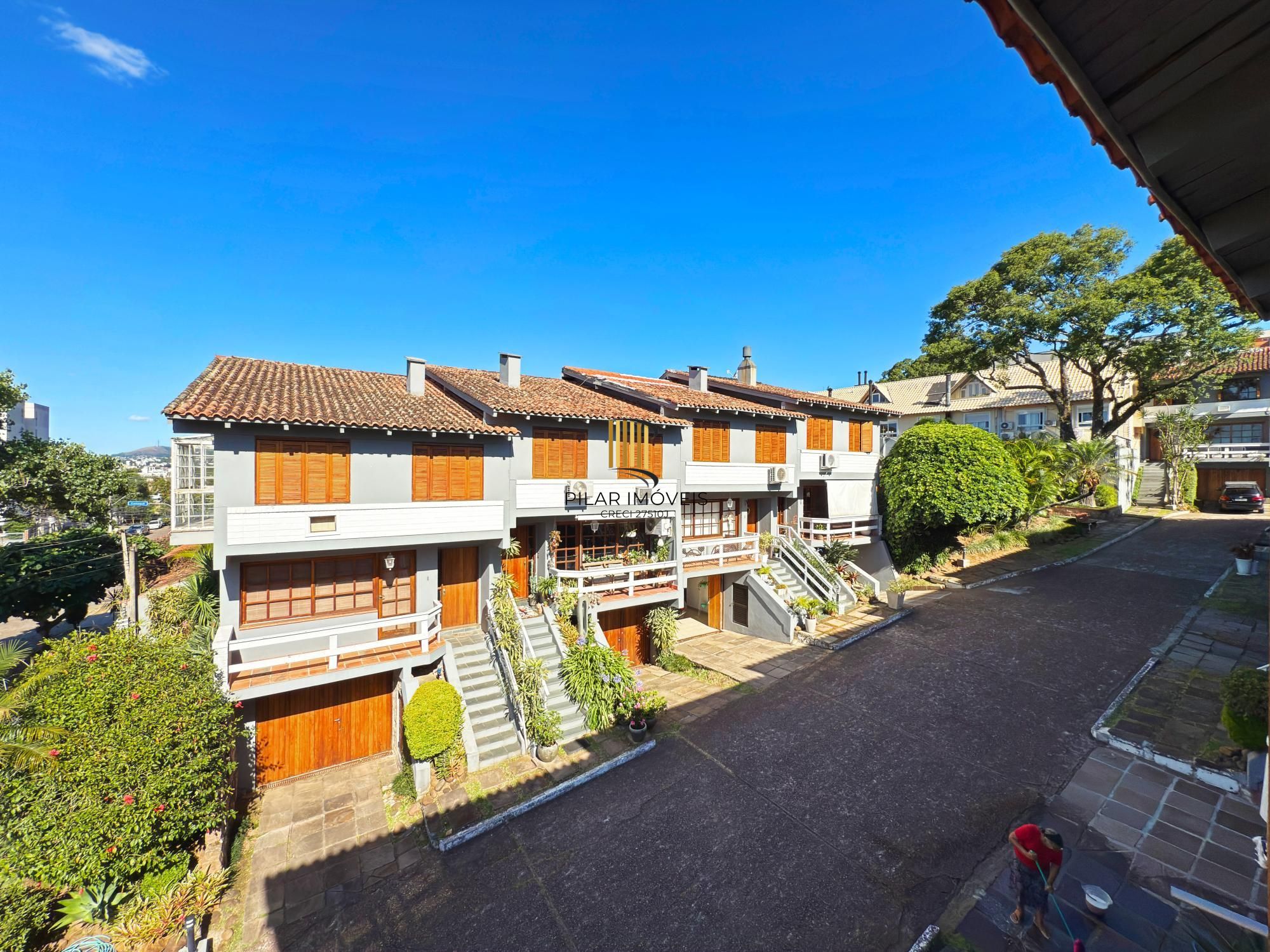 Casa em condomínio bairro Tristeza, com 185m² privativos.