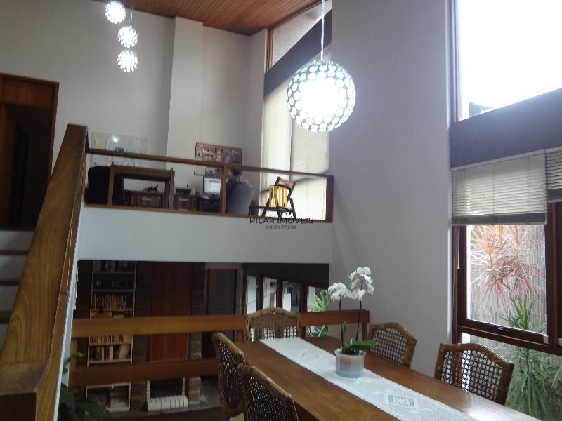Casa para Venda - 268m², 3 dormitórios, sendo 1 suites, Jardim Isabel