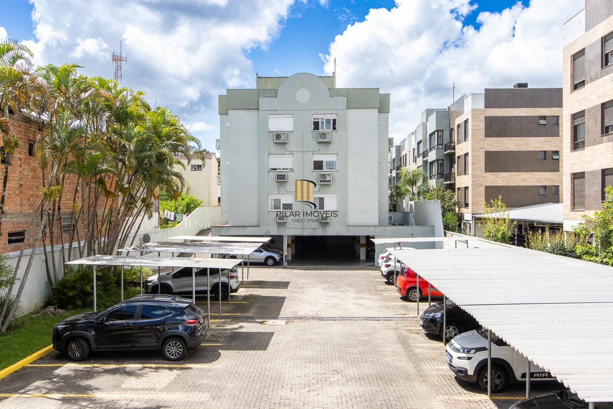 Apartamento com 2 dormitórios (reversível para 3) e 1 vaga escriturada  à venda no coração de Ipanema