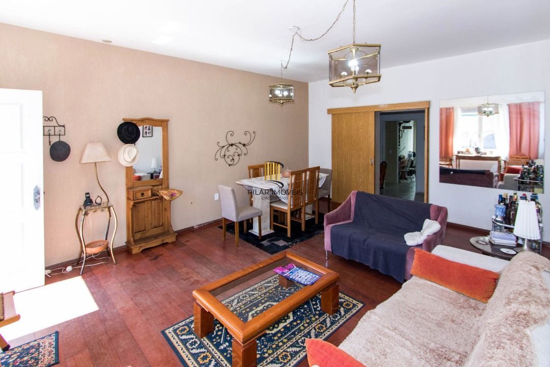 Casa para Venda - 281m², 3 dormitórios, sendo 1 suites, 3 vagas - Jardim Isabel