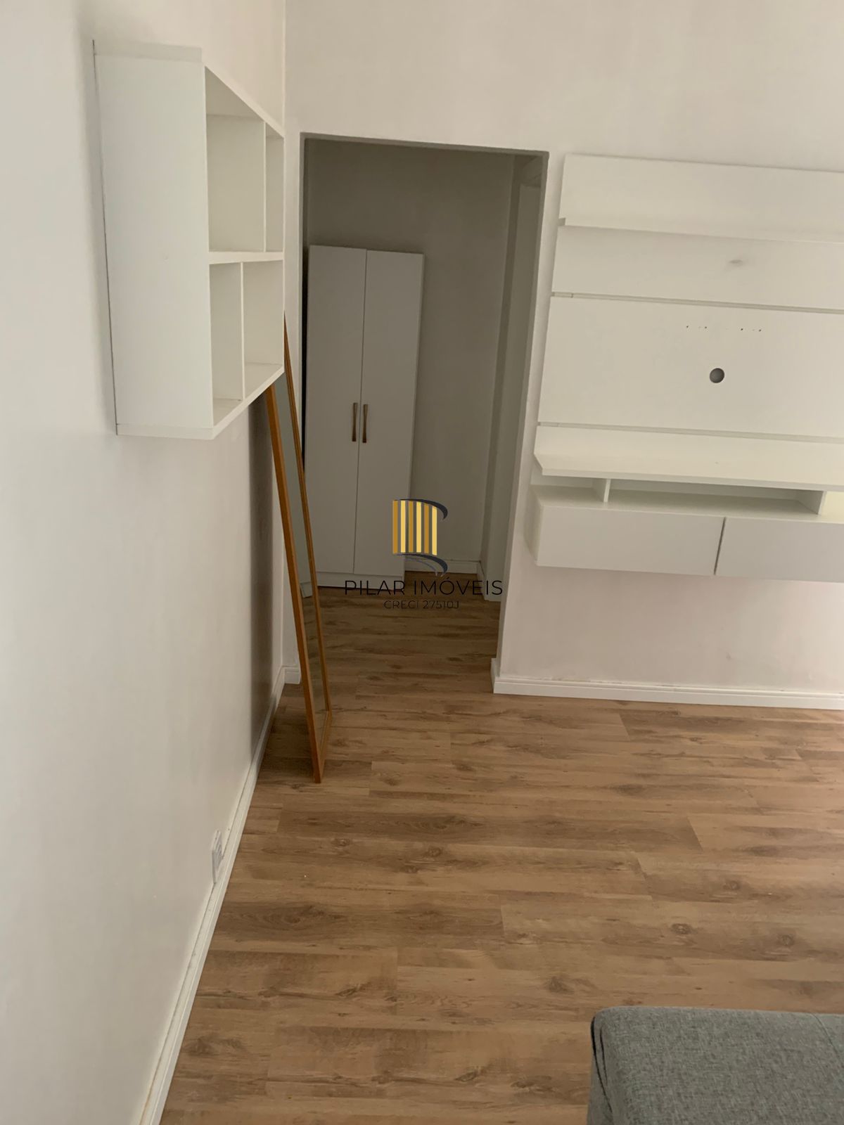 JKZÃO Garden , amplo com sacada e area de serviços e semi mobiliado