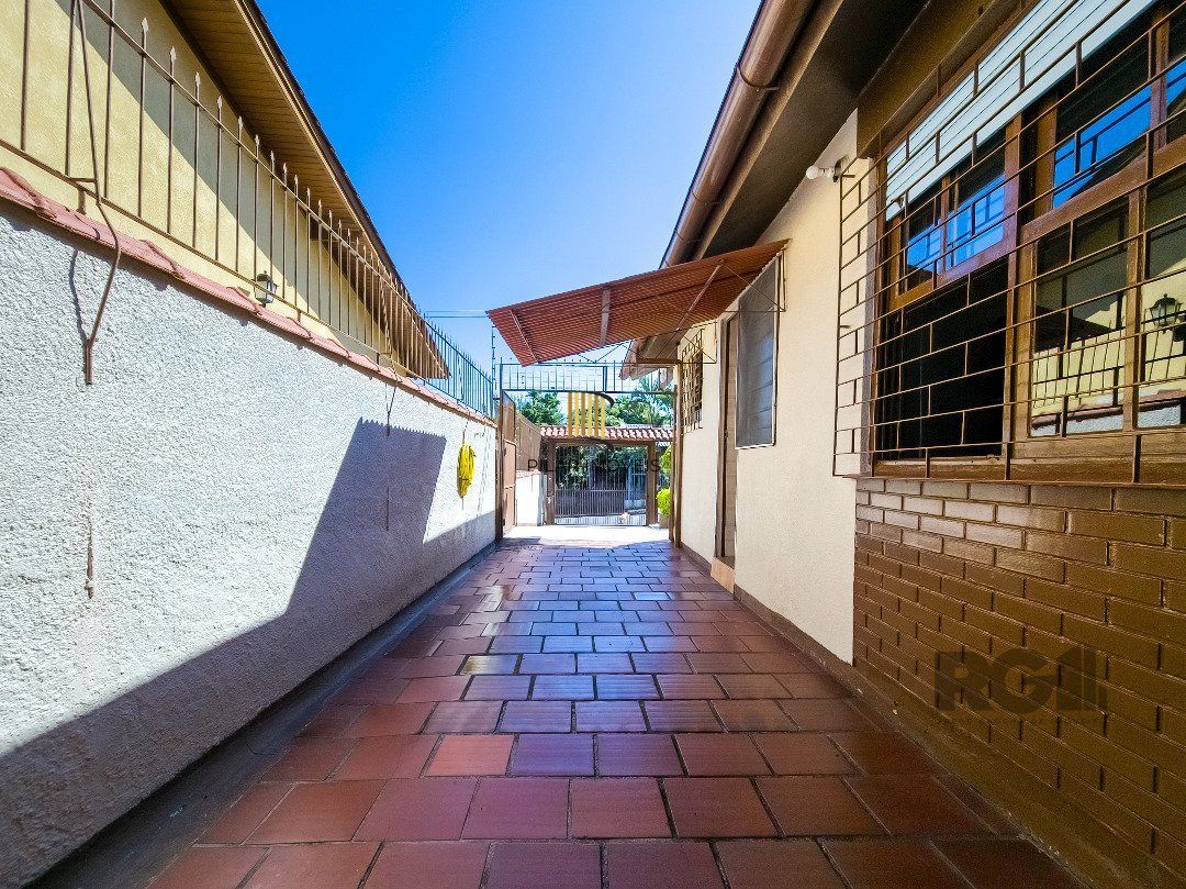 Casa 4 dormitórios no bairro Tristeza