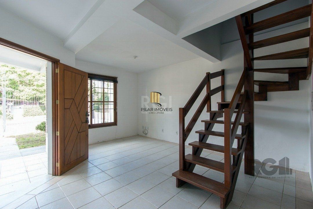 Casa 3 dormitórios no bairro Serraria