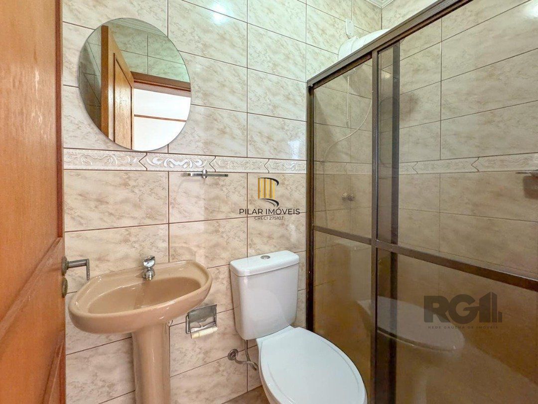 Com 4 suítes espaçosas, incluindo uma master com closet,