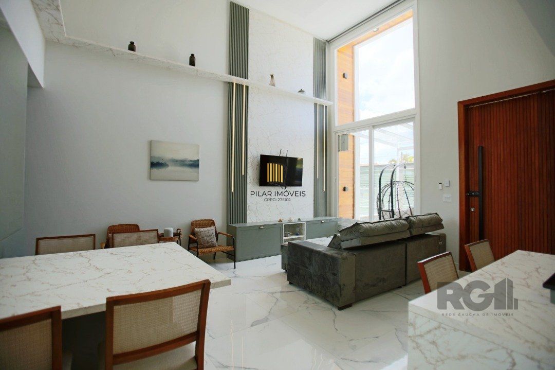 Casa 3 dormitórios no bairro Zona Nova