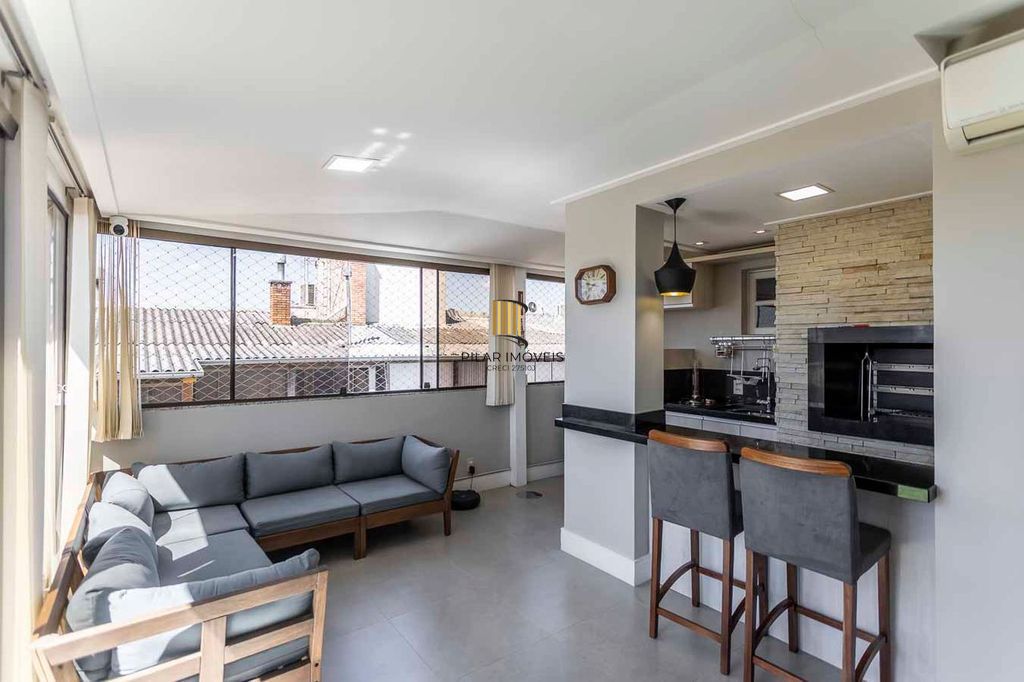 Cobertura semi mobiliada!