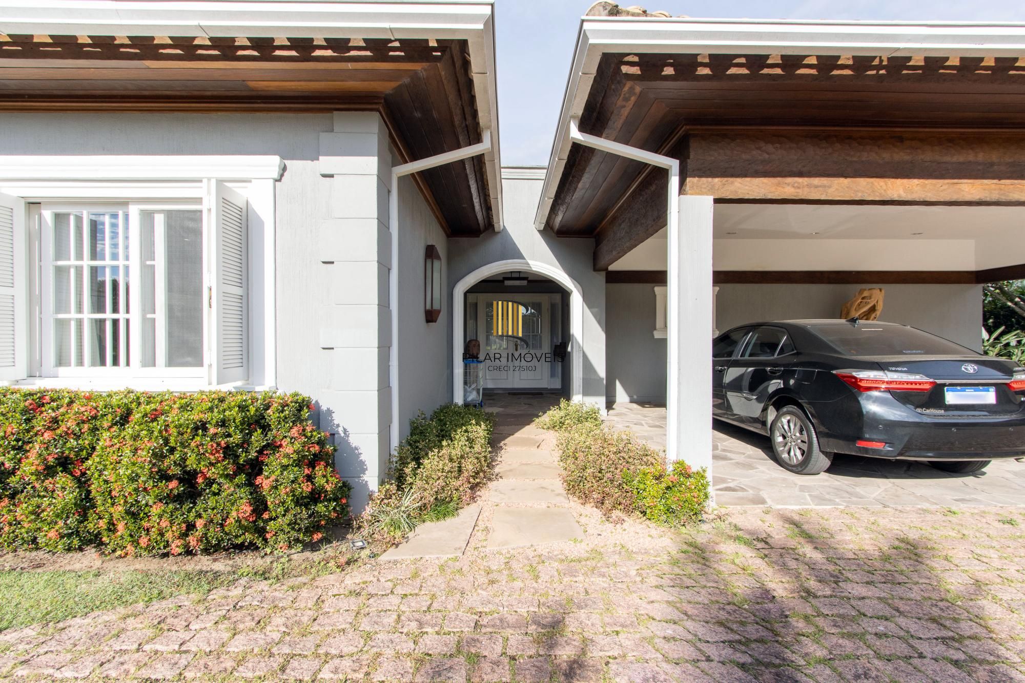 Casa de Condomínio 4 dormitórios no bairro Belém Novo