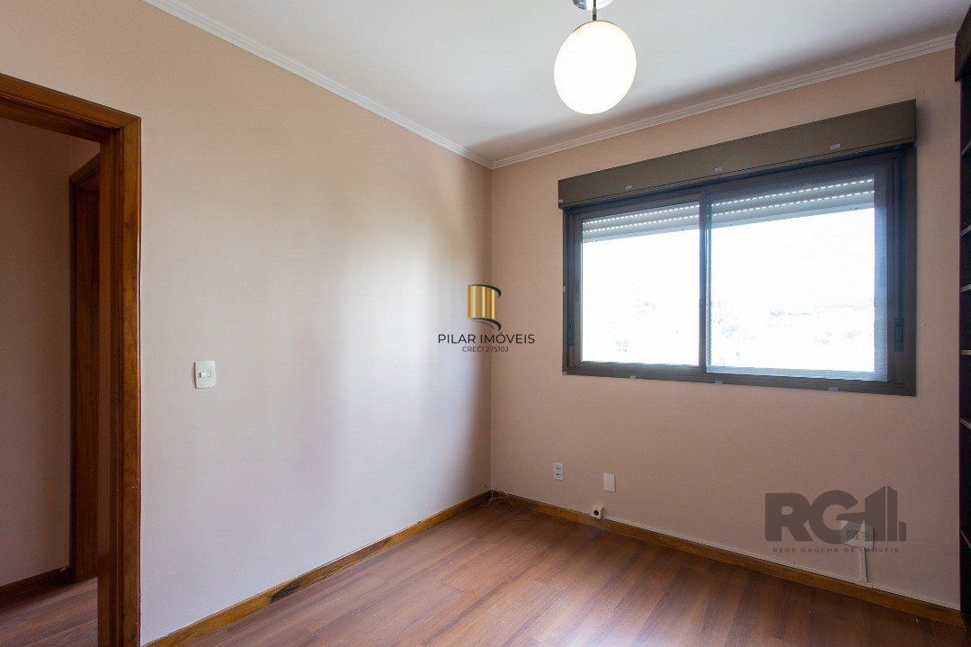 Apartamento 3 quartos, 1 suite, dependência, sacada com churrasqueira, 2 vagas - Bairro Menino Deus