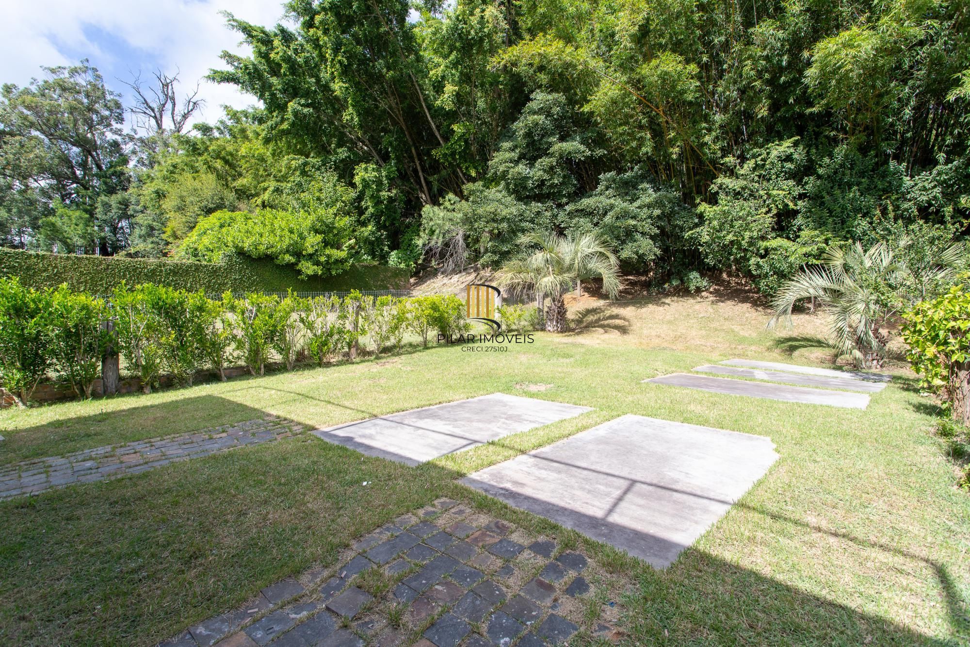 Casa em condomínio no Terra Ville  .Esta casa de alto padrão, dispõe de 4 suítes