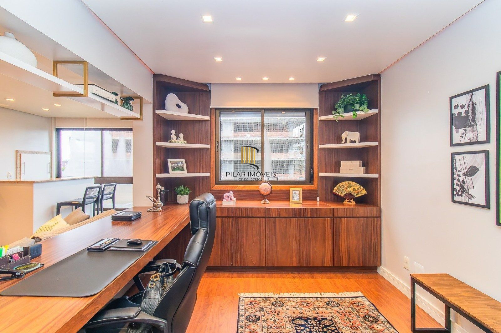 Apartamento Reformado e Mobiliado com 101m² e 2 Vagas no Coração do Rio Branco