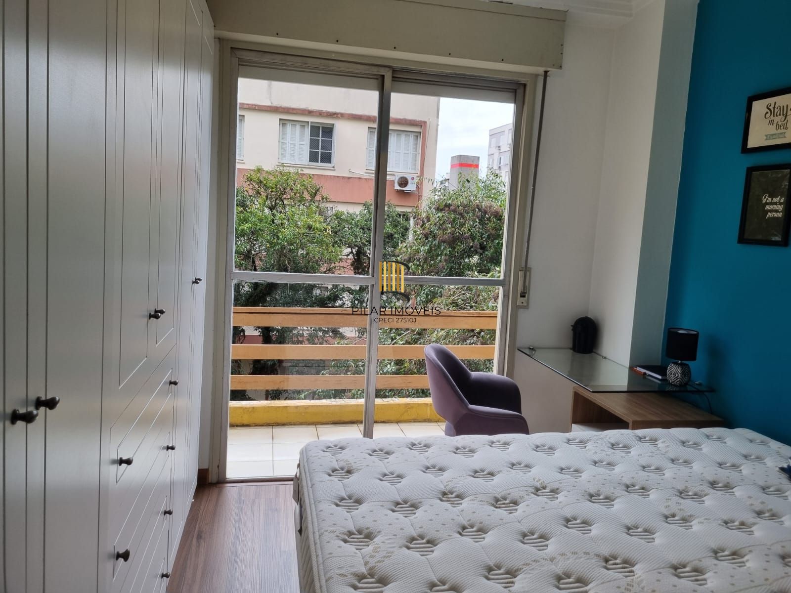 Apartamento de 1 dormitório com sacada no Centro Histórico.