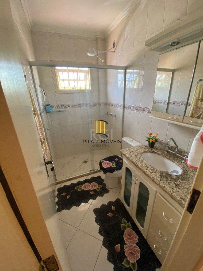 Casa para Venda - 250m², 3 dormitórios, sendo 1 suites, 2 vagas - Cristal