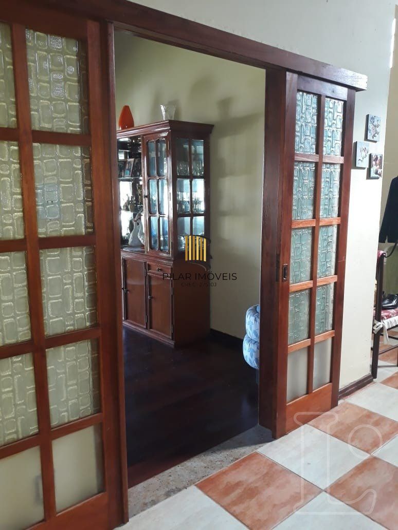 Casa para Venda - 114m², 2 dormitórios, sendo 1 suites, 2 vagas - Zona Nova