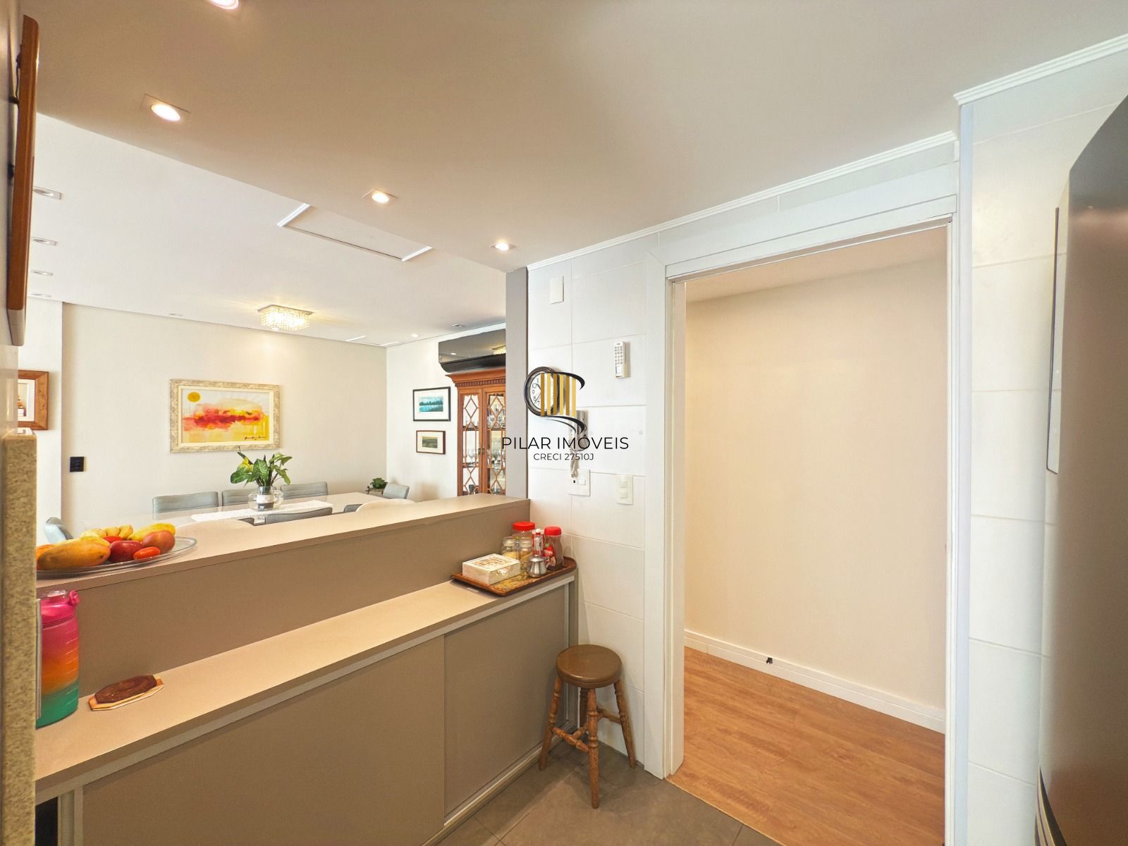 Excelente apartamento de 3 dormitórios, 1 suíte e 2 vagas de garagem.