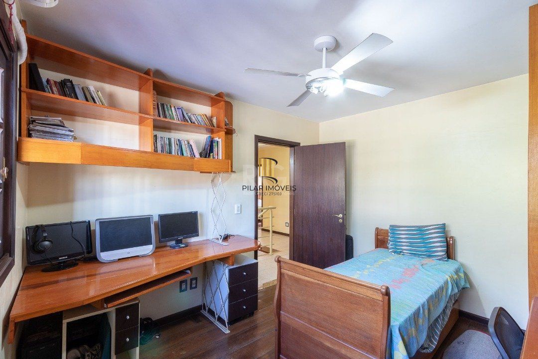 Casa para Venda - 308.25m², 3 dormitórios, sendo 1 suites, 5 vagas - Cristal