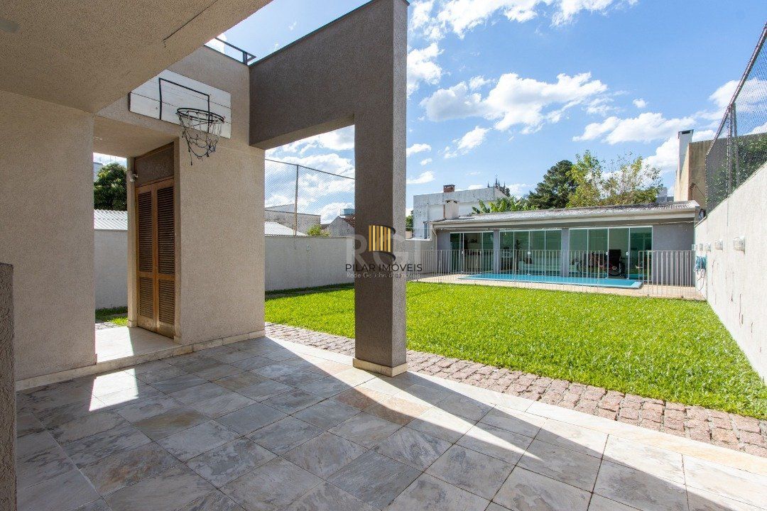 Casa 4 dormitórios no bairro Teresópolis