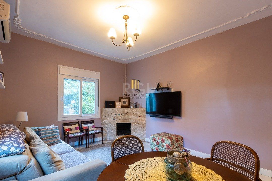 Casa para Venda - 200m², 3 dormitórios, sendo 1 suites, 2 vagas - Vila Assunção