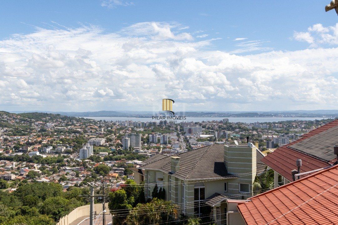 Casa de Condomínio 4 dormitórios no bairro Nonoai