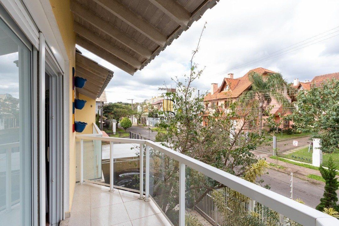 Casa para Venda - 342m², 3 dormitórios, sendo 2 suites, 2 vagas - Espírito Santo