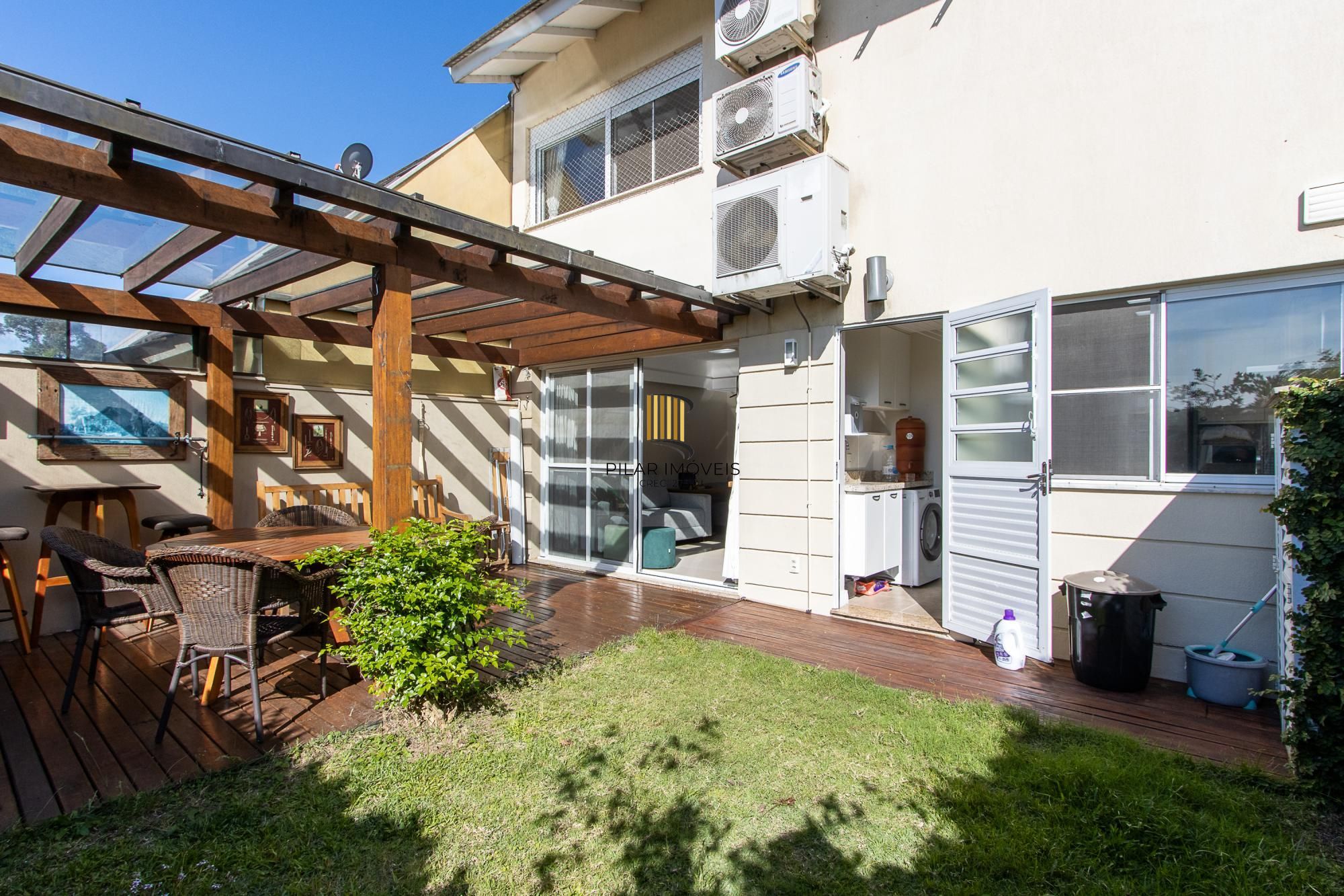 Casa condomínio | 3 dormitórios | 1 Suíte | 240,82 Privativos | 2 Vagas | Bairro Teresópolis