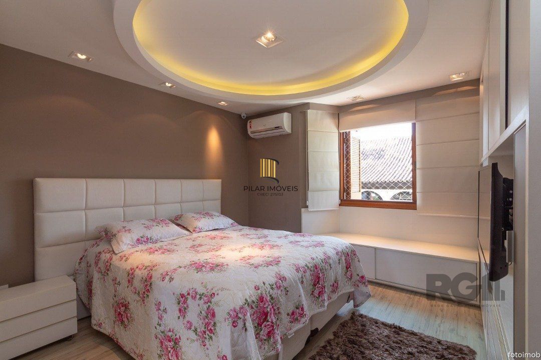 Casa Condominio para Venda - 307m², 5 dormitórios, sendo 1 suites, 4 vagas - Cristal