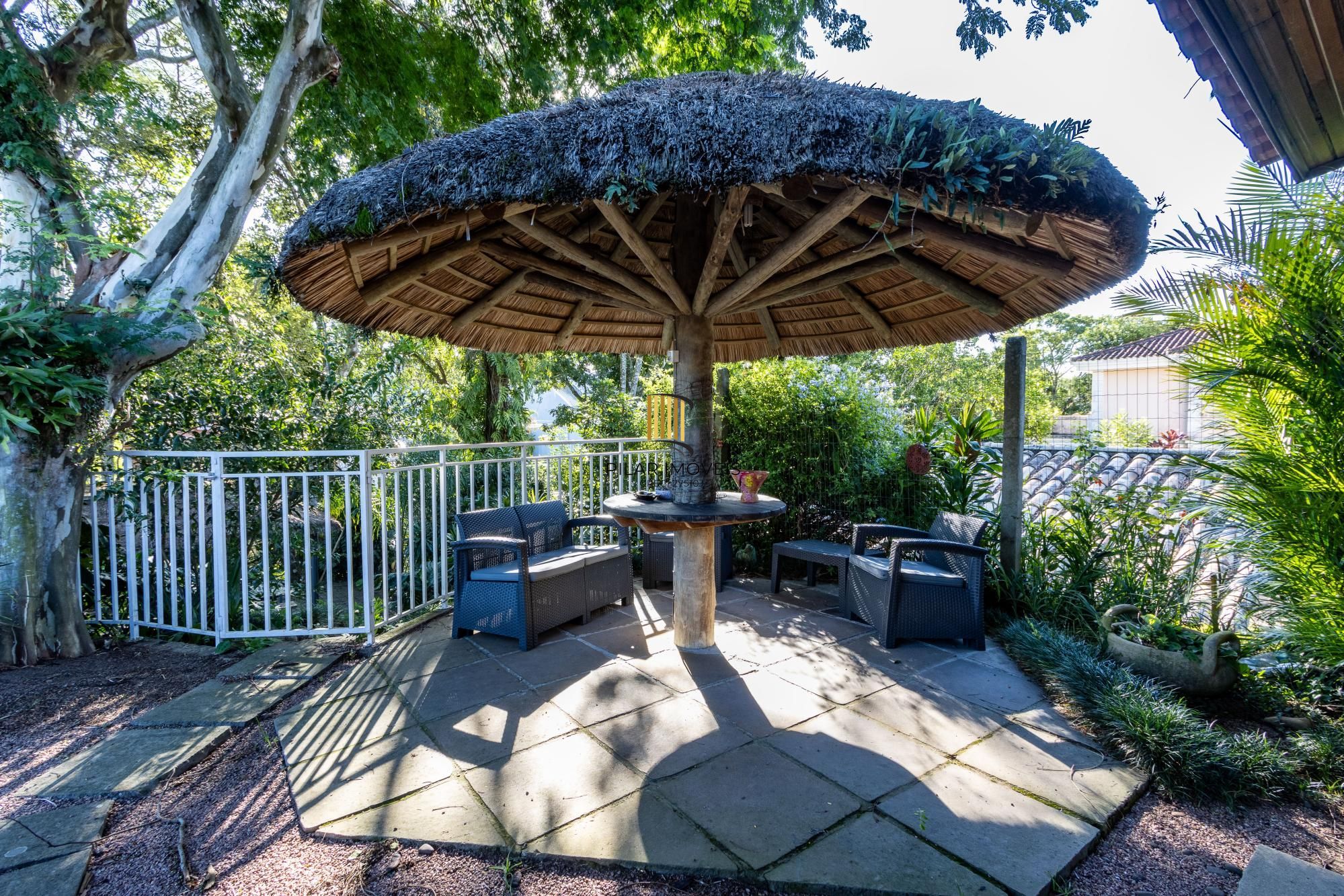 Casa de Condomínio 4 dormitórios no bairro Cavalhada