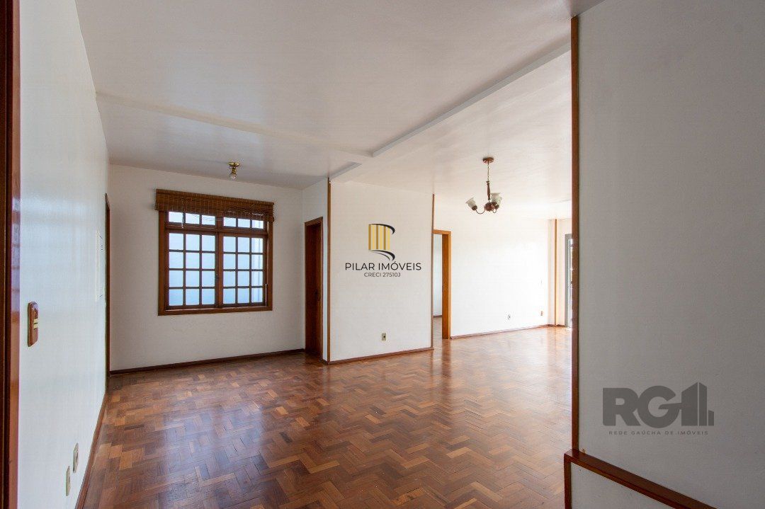 Casa 4 dormitórios no bairro Nonoai