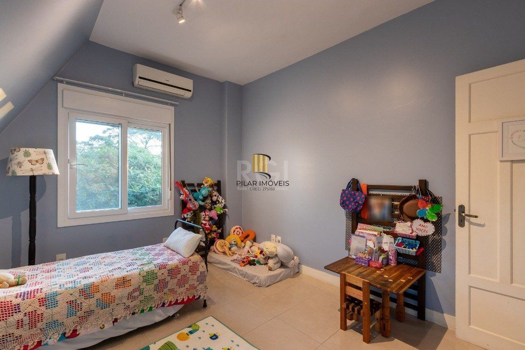 Casa para Venda - 200m², 3 dormitórios, sendo 1 suites, 2 vagas - Vila Assunção