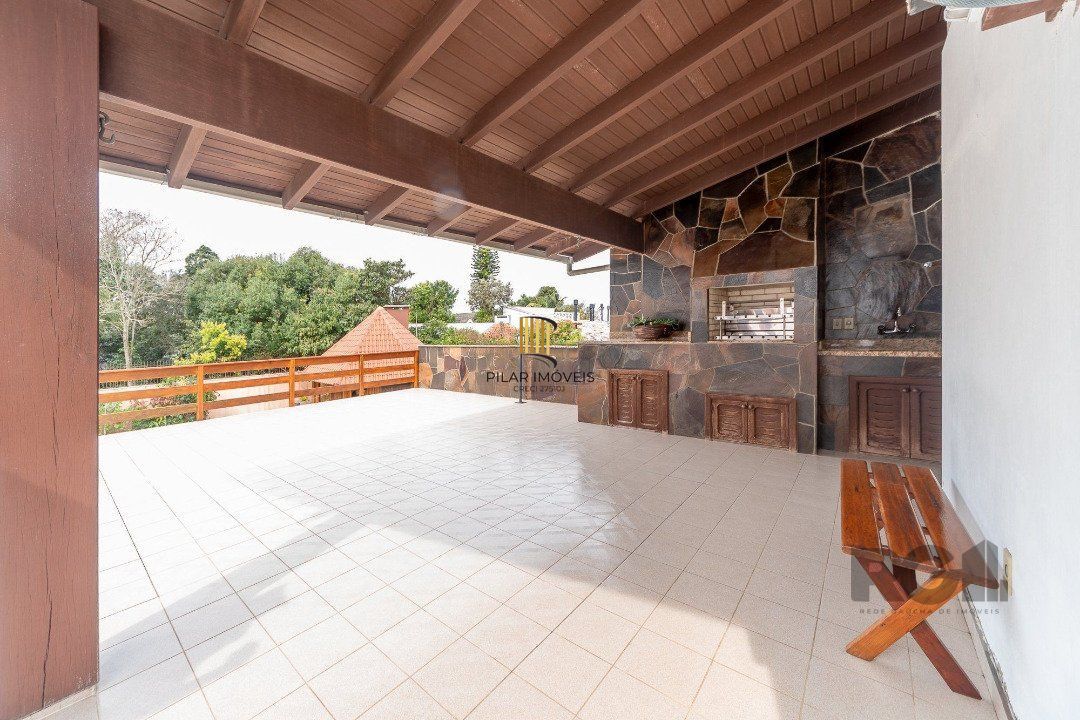 Casa para Venda - 646m², 4 dormitórios, sendo 2 suites, 4 vagas - Jardim Isabel