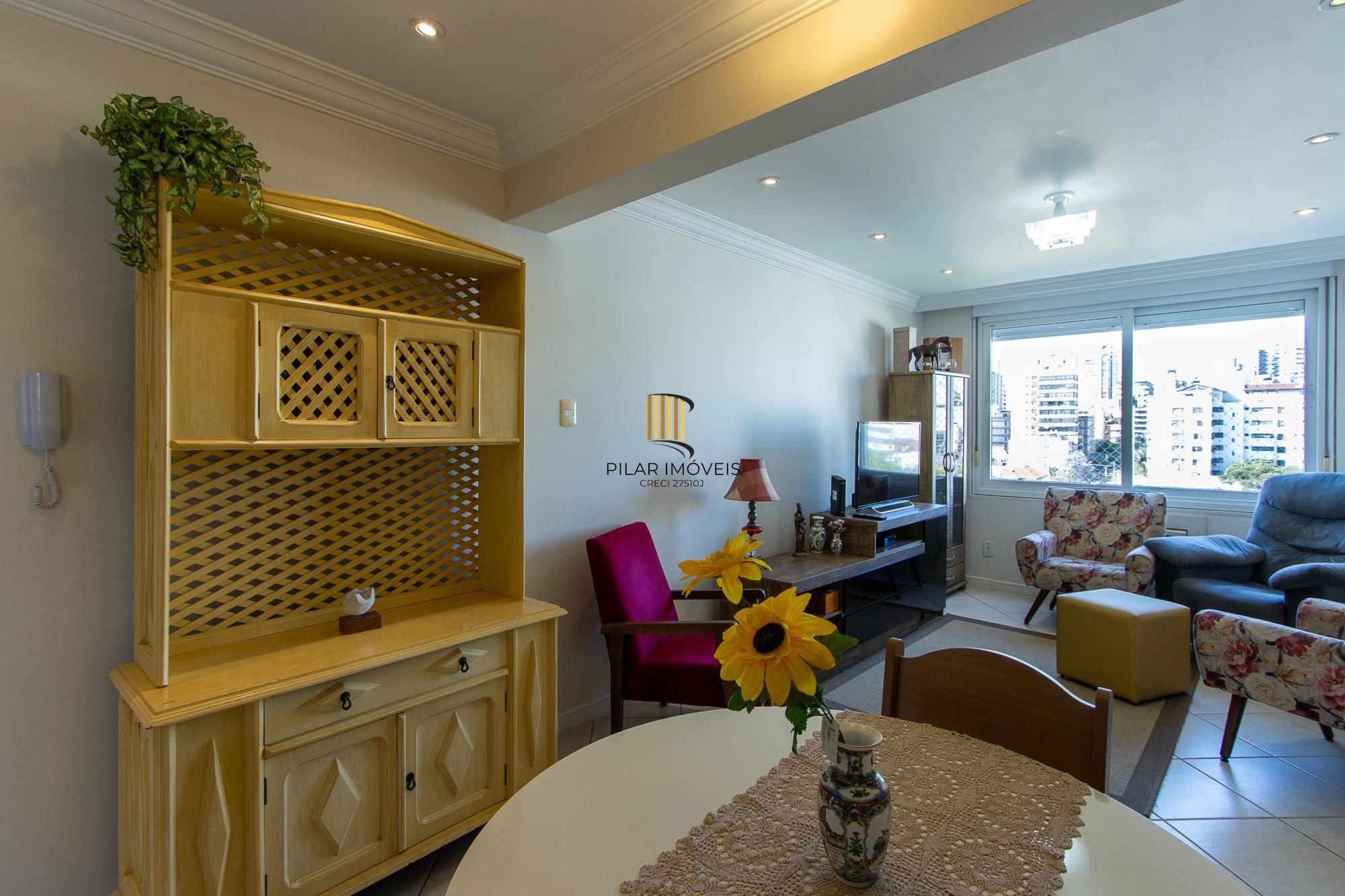 Cobertura com 2 dormitórios, incluindo 1 suíte.